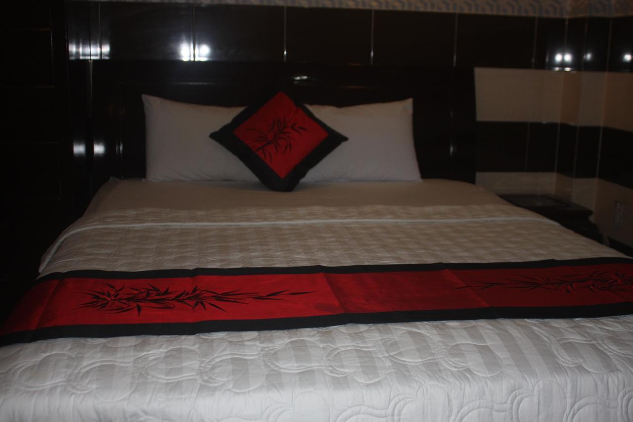 Binh Dung Hotel Хошимин Экстерьер фото